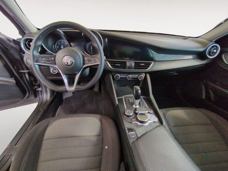 Alfa Romeo Giulia 2.2 Turbo AT8 160CV Business