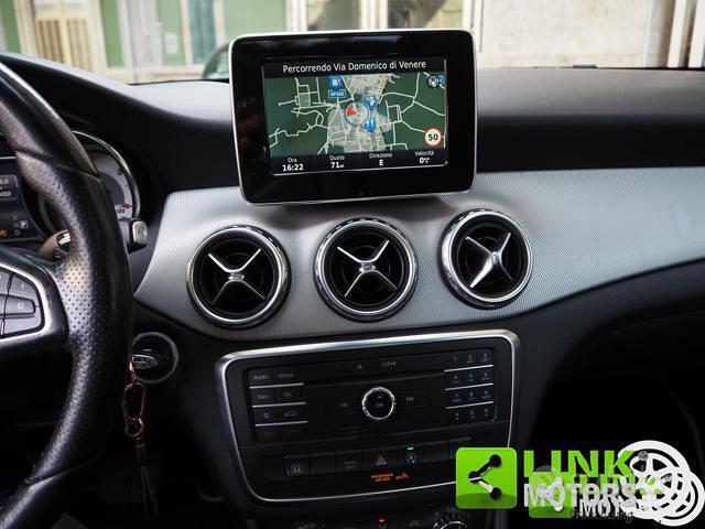 MERCEDES-BENZ GLA 200 d Automatic 4Matic Premium