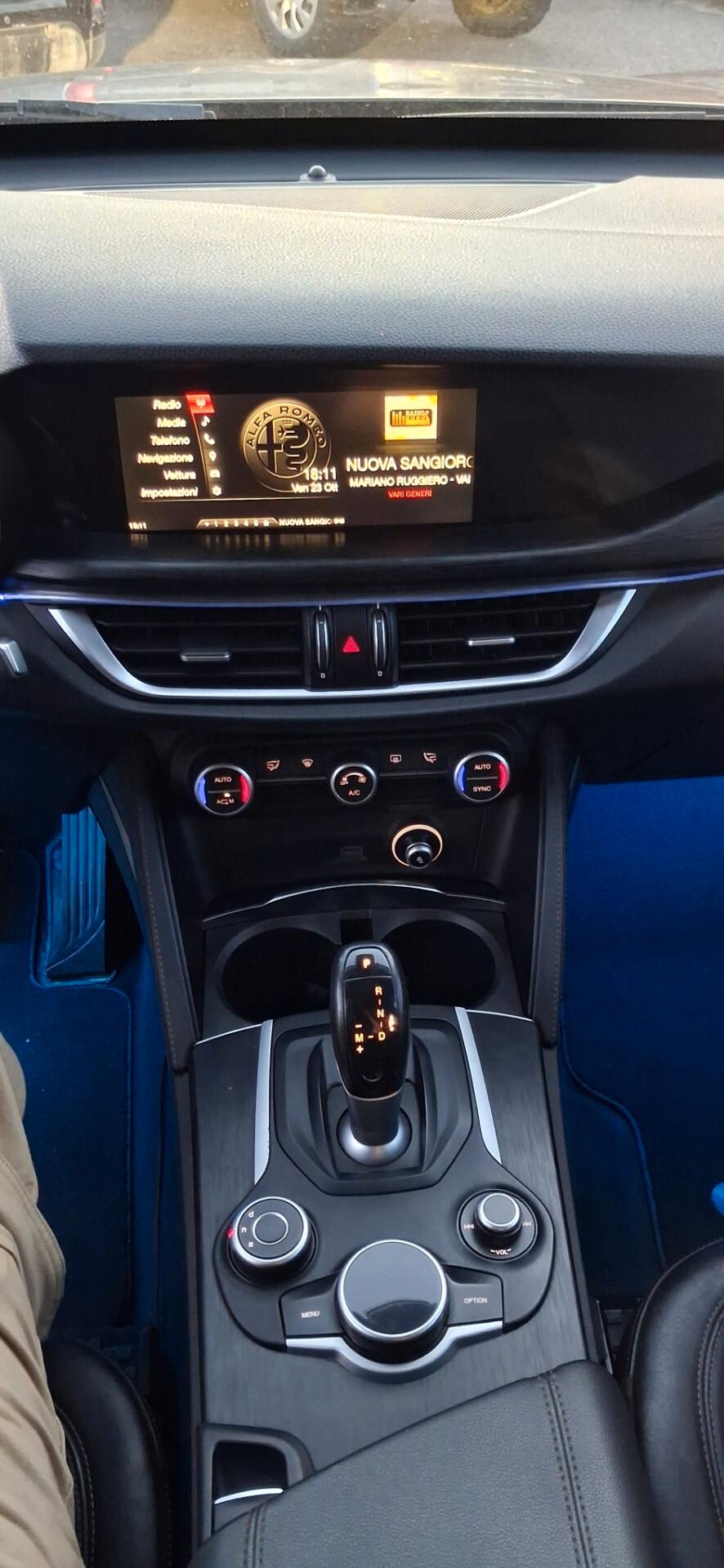 Alfa Romeo Stelvio executive 180cv "distribuzione fatta"