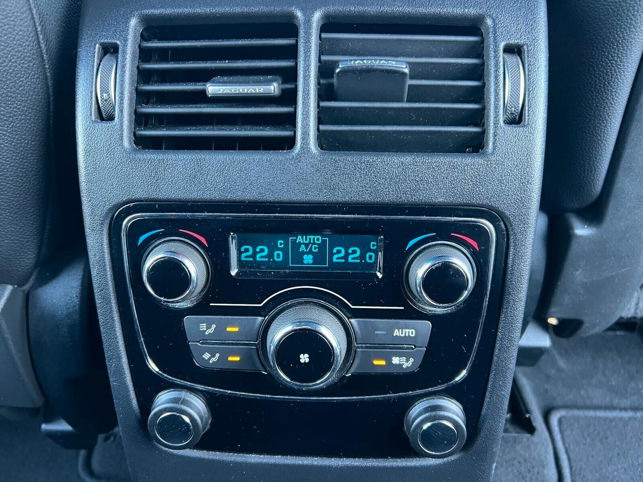 Jaguar F-Pace 2.0 D 180 CV AWD aut. R-Sport