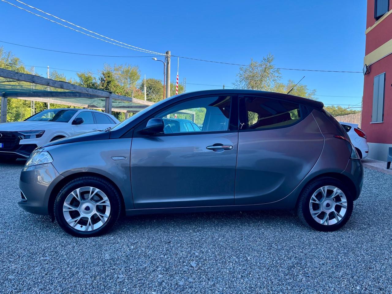 Lancia Ypsilon 0.9 TwinAir 85 CV 5 porte