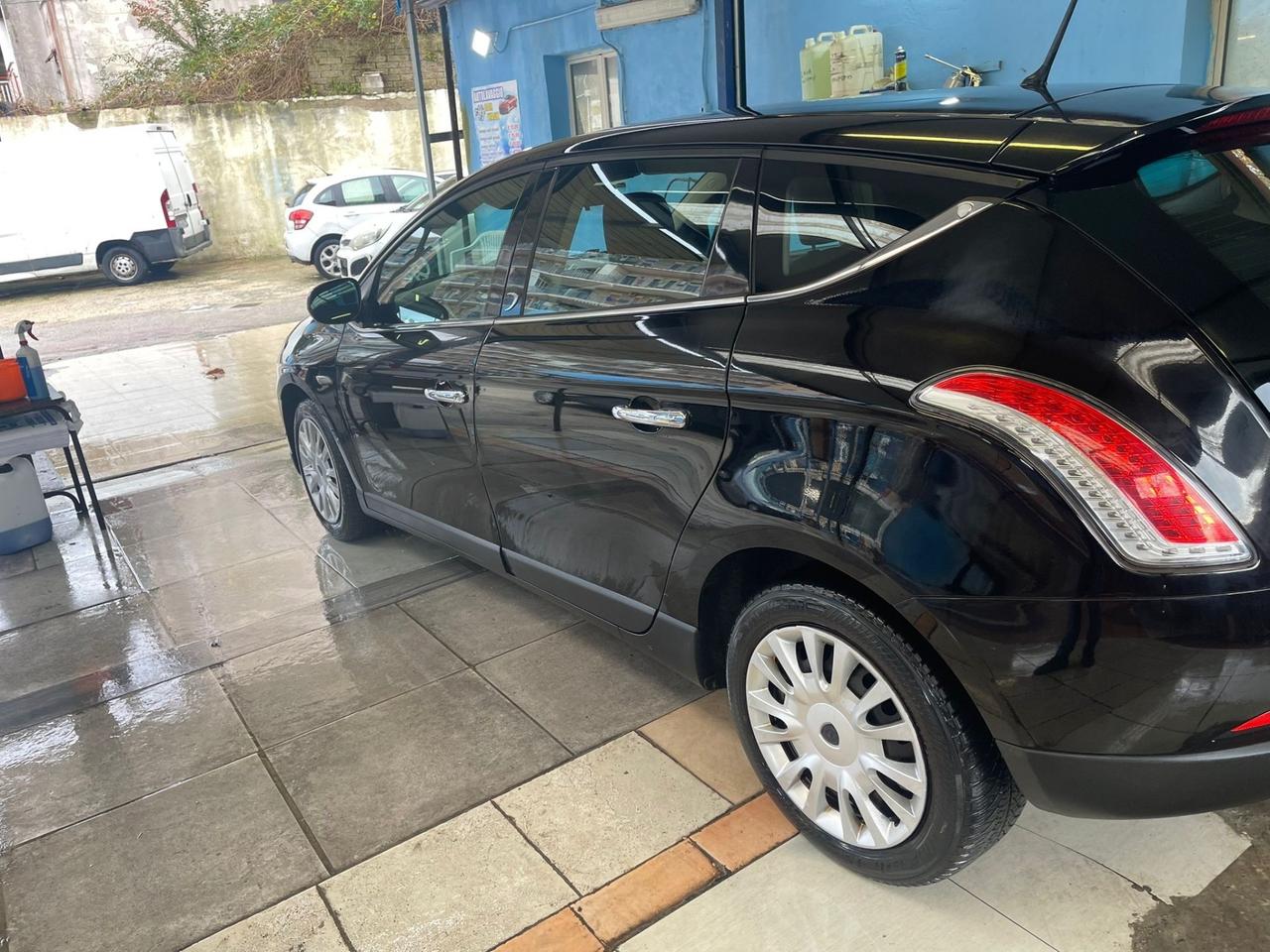 Lancia Delta 1.6 MJT DPF Argento