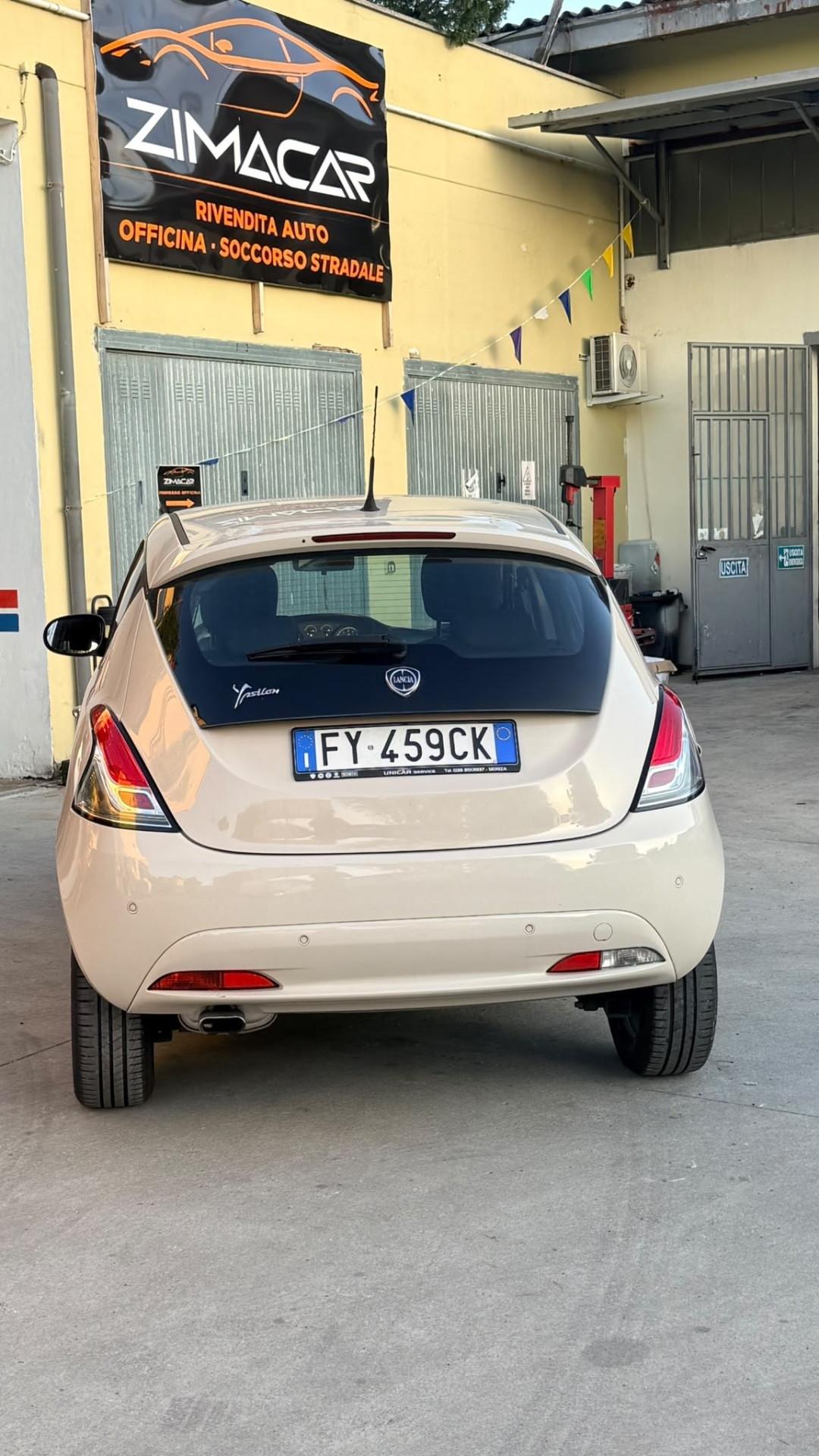 Lancia Ypsilon 1.2 69 CV 5 porte S&S Platinum