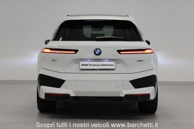 BMW iX xdrive50 pacchetto sportivo