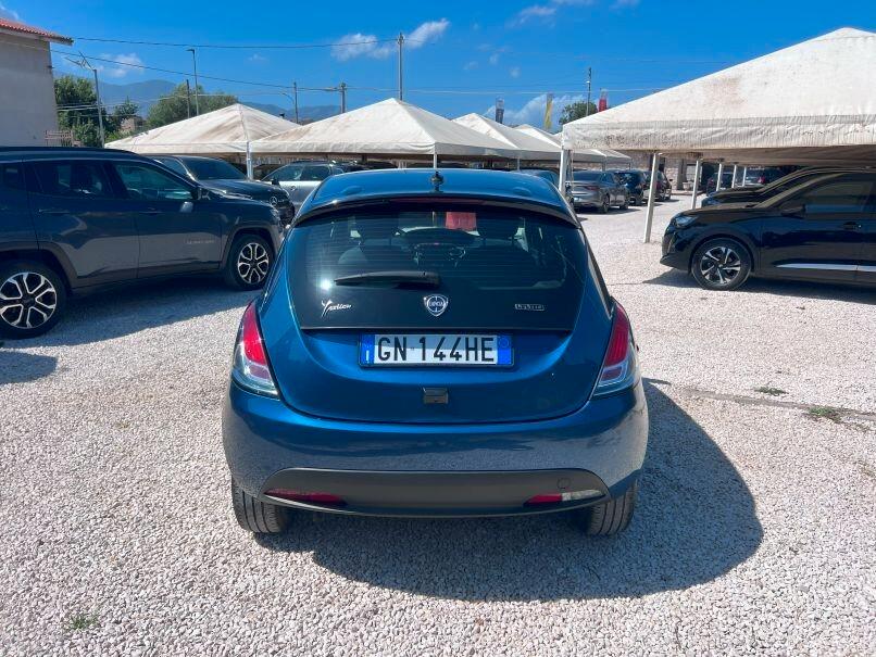 Lancia Ypsilon 1.0 FireFly 5 porte S&S Hybrid Gold