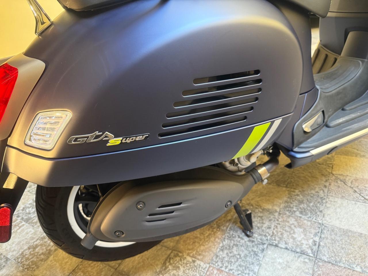 Piaggio Vespa 300 GTS SUPER TECH