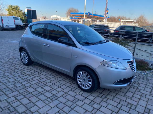 LANCIA Ypsilon 1.2 69 CV 5 porte Gold