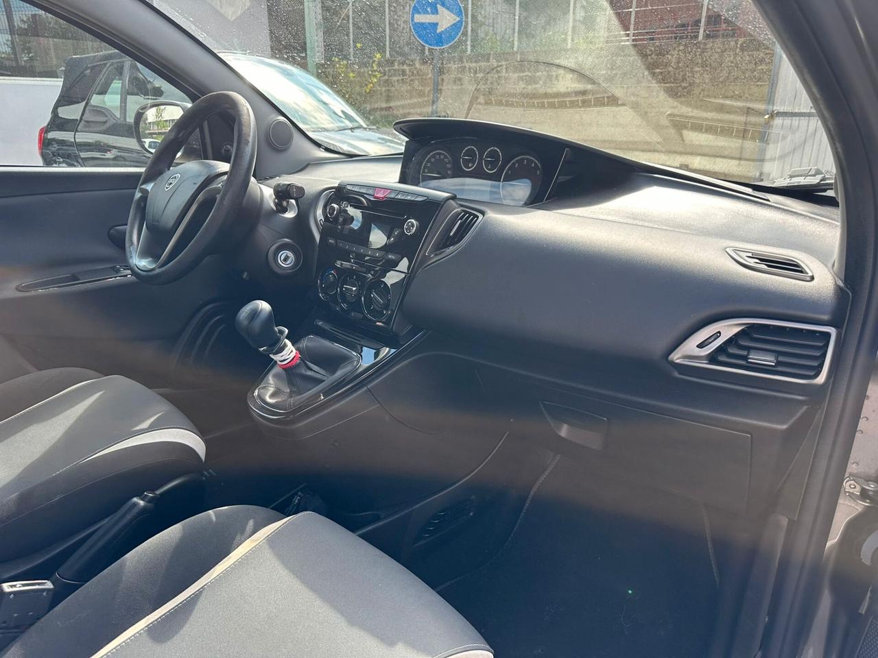 Lancia Ypsilon 1.2 69 CV 5 porte GPL Ecochic Elefantino