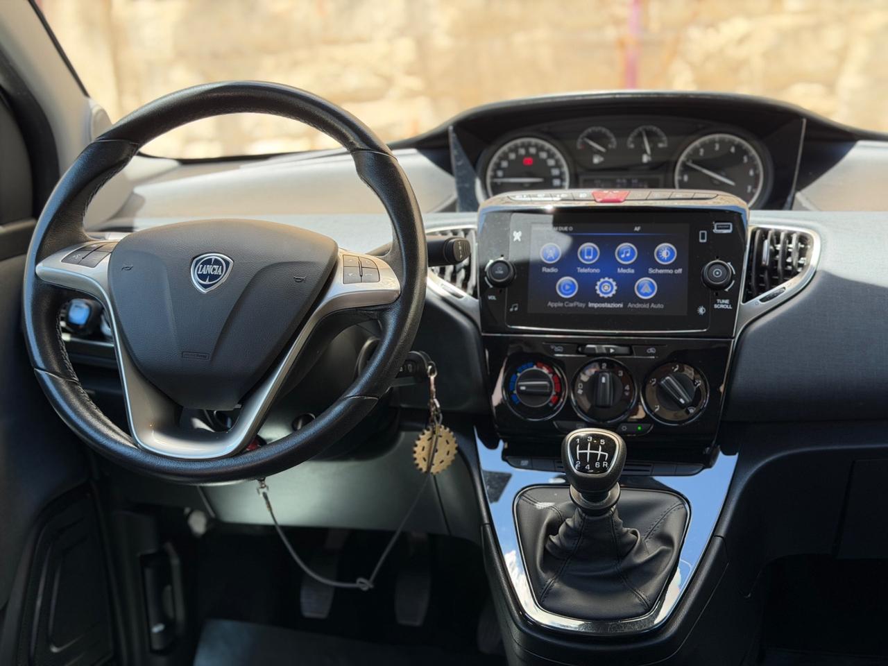 Lancia Ypsilon 1.0 FireFly 5 porte S&S Hybrid Ecochic Gold