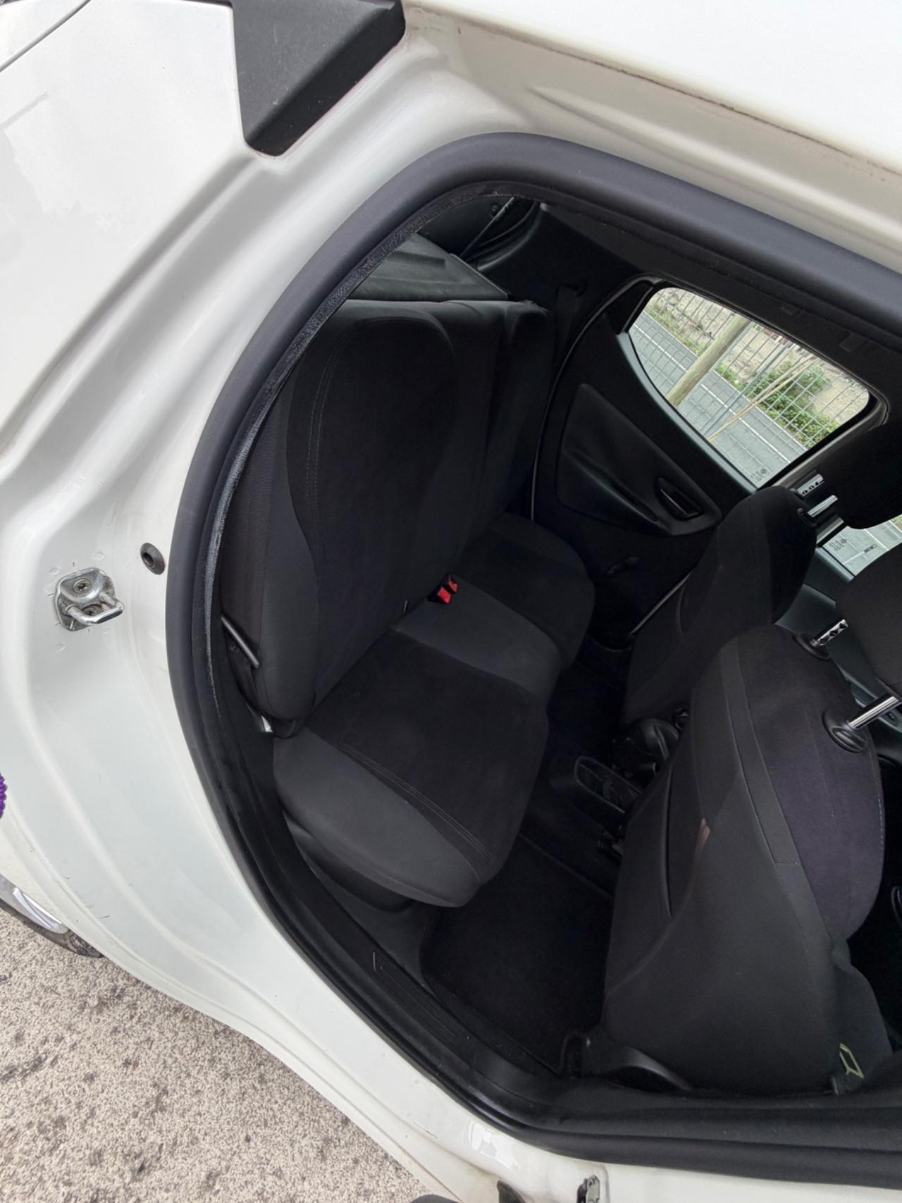 Lancia Ypsilon 0.9 TwinAir 85 CV 5 porte Metano Ecochic Platinum