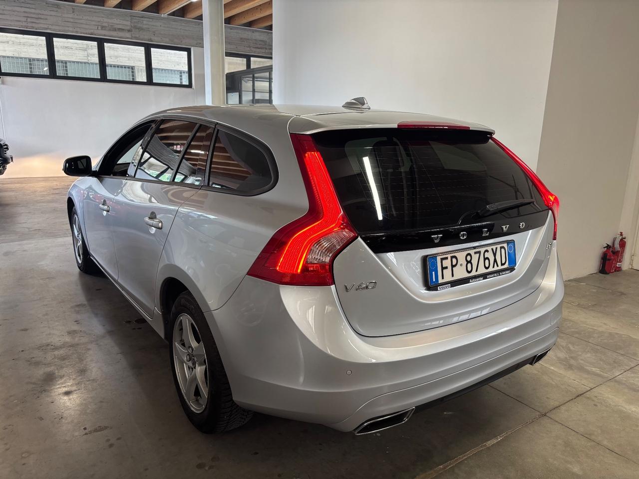 Volvo V60 D2 Geartronic R-design