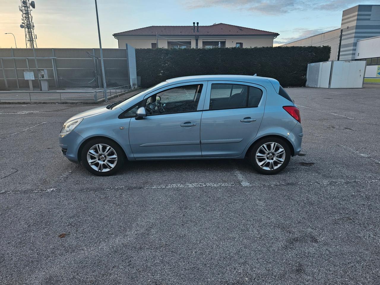 Opel Corsa 1.2 5 porte Enjoy