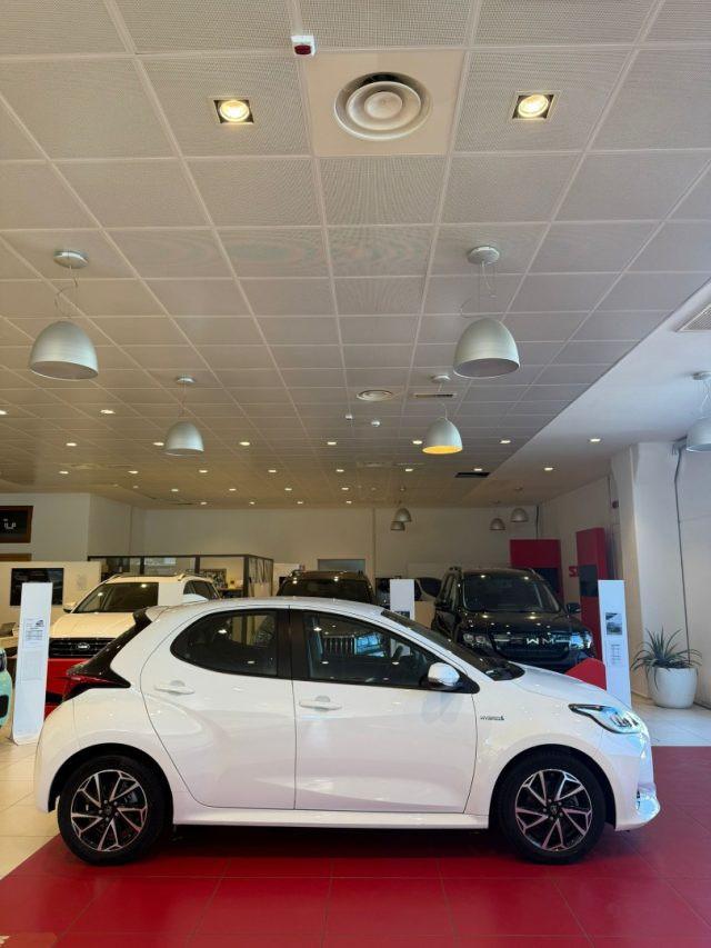 TOYOTA Yaris 1.5 Hybrid 5 porte trend
