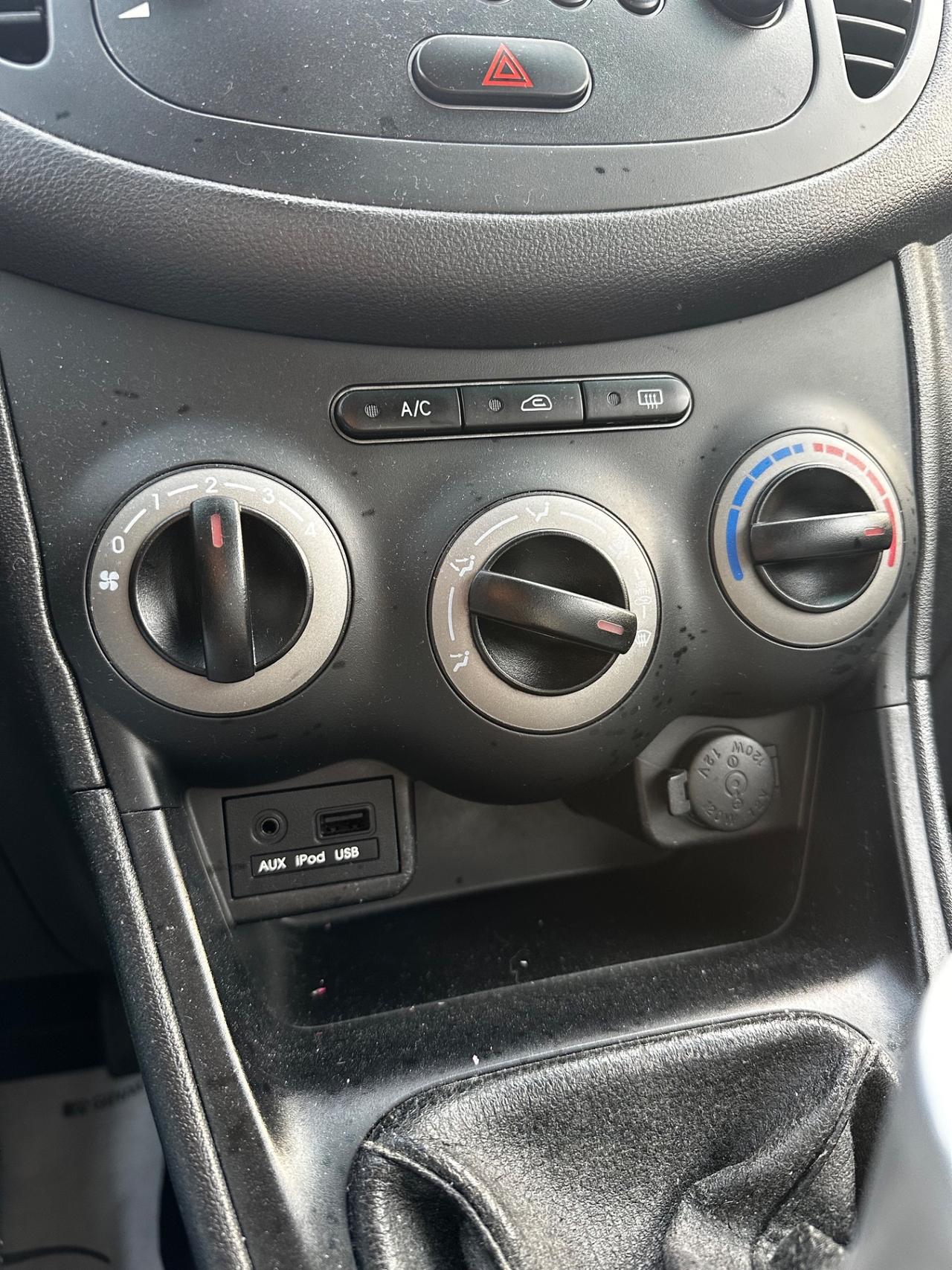 Hyundai i10 1.1 12V FiorucciCON TETTUCCIO APRIBILE