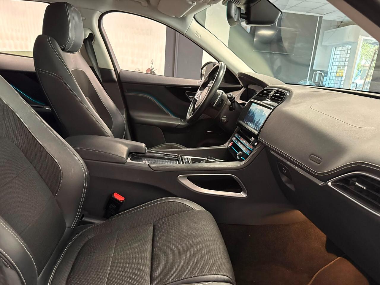Jaguar F-Pace 2.0 250 CV AWD aut. R-Sport