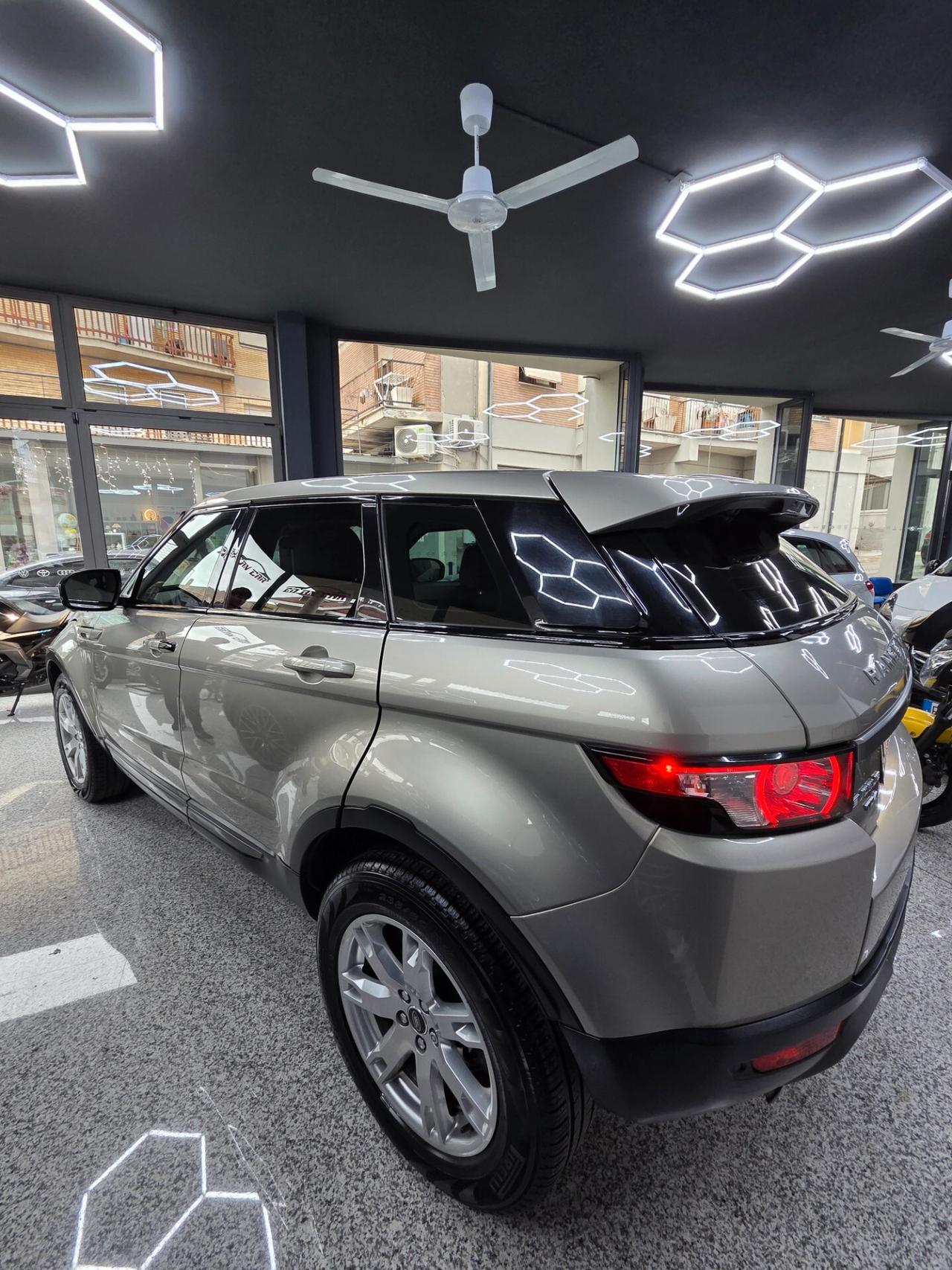 Land Rover Range Evoque 2.2 TD4 5p. Pure