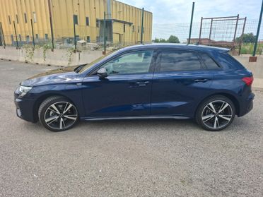 Audi A3 allstreet 35 TFSI S tronic Identity Contrast