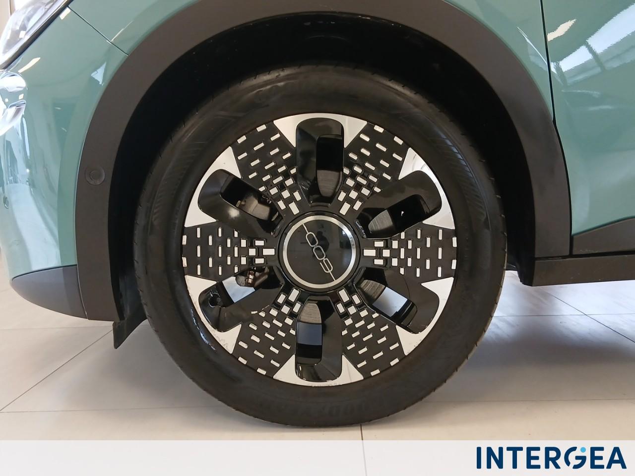 FIAT 600 1.2 hybrid La Prima 110cv auto