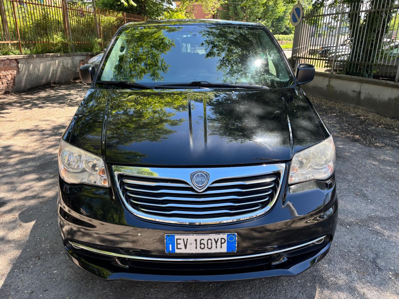 Lancia Voyager 2.8 Turbodiesel Silver 177 CV