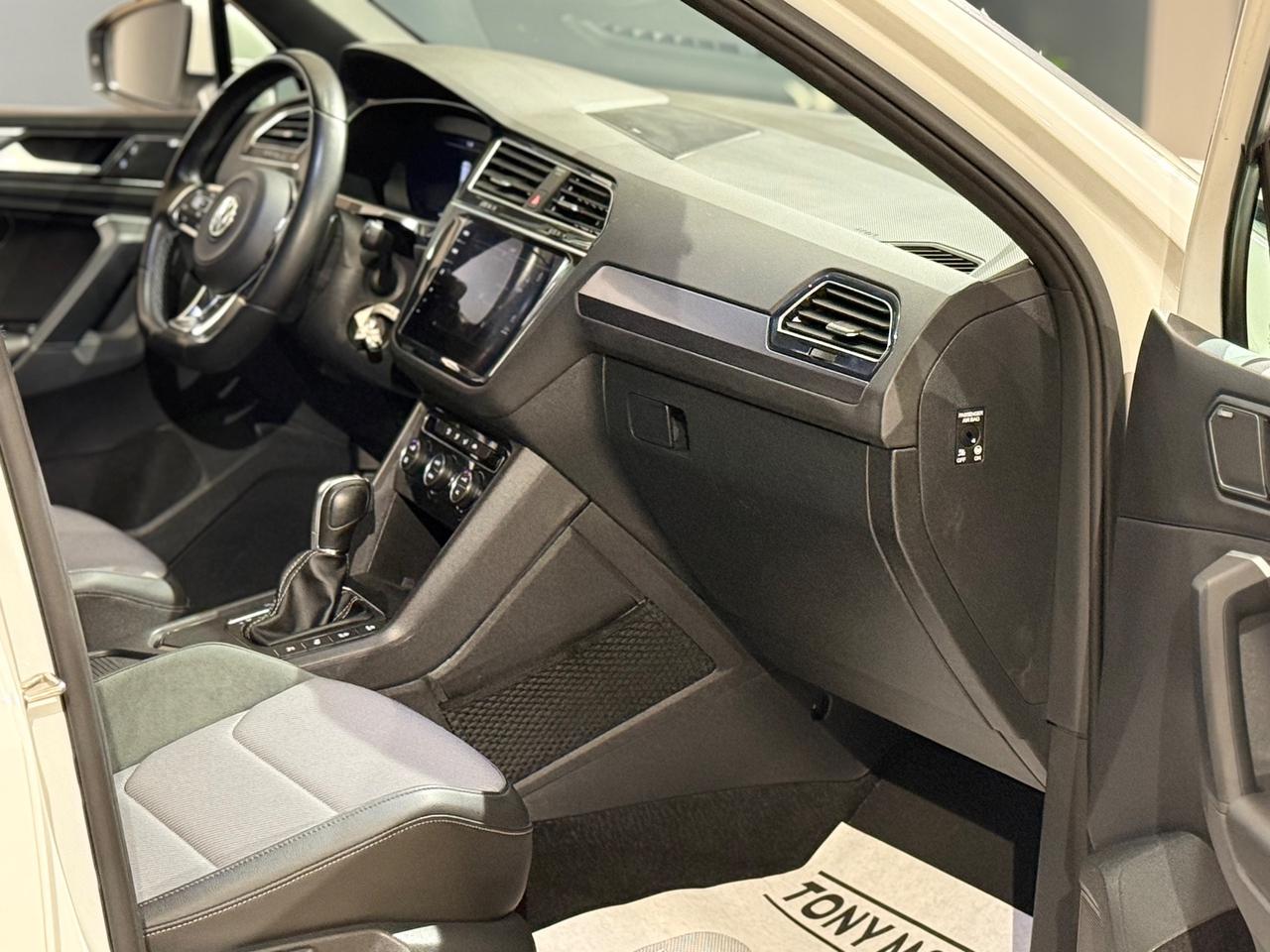 Volkswagen Tiguan 2.0 TDI SCR DSG Sport R-LINE