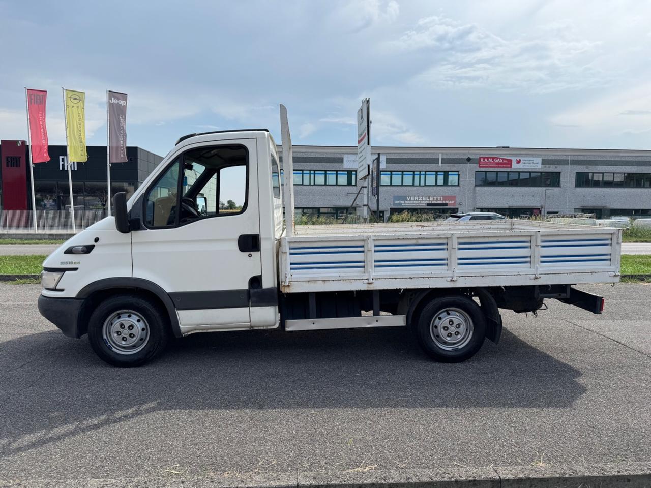 Iveco Daily 2.3 Diesel. Cassone fisso