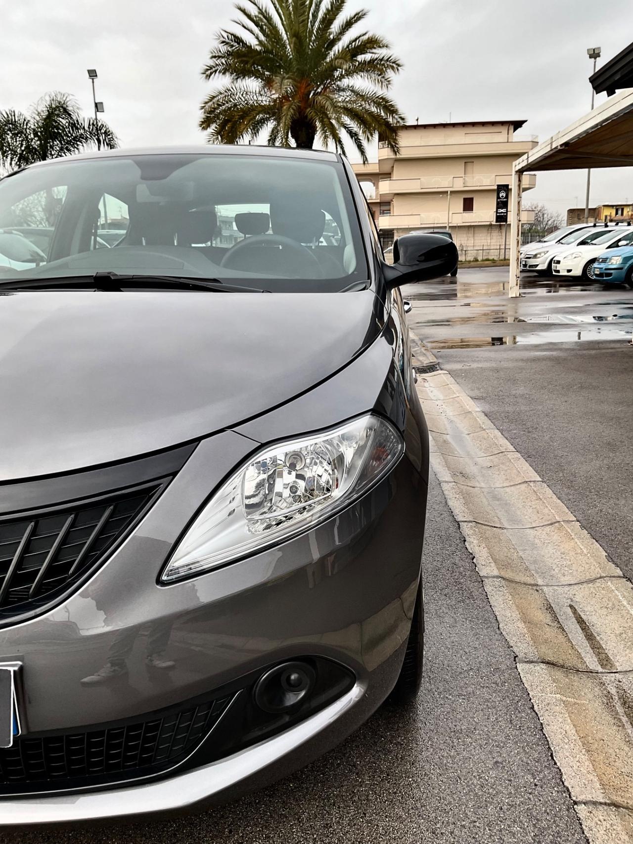 Lancia Ypsilon 1.0 FireFly 5 porte S&S Hybrid Gold