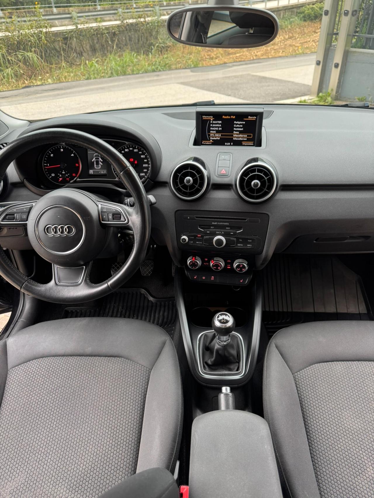 Audi A1 SLine 1.6tdi NEOPATENTATI 17"