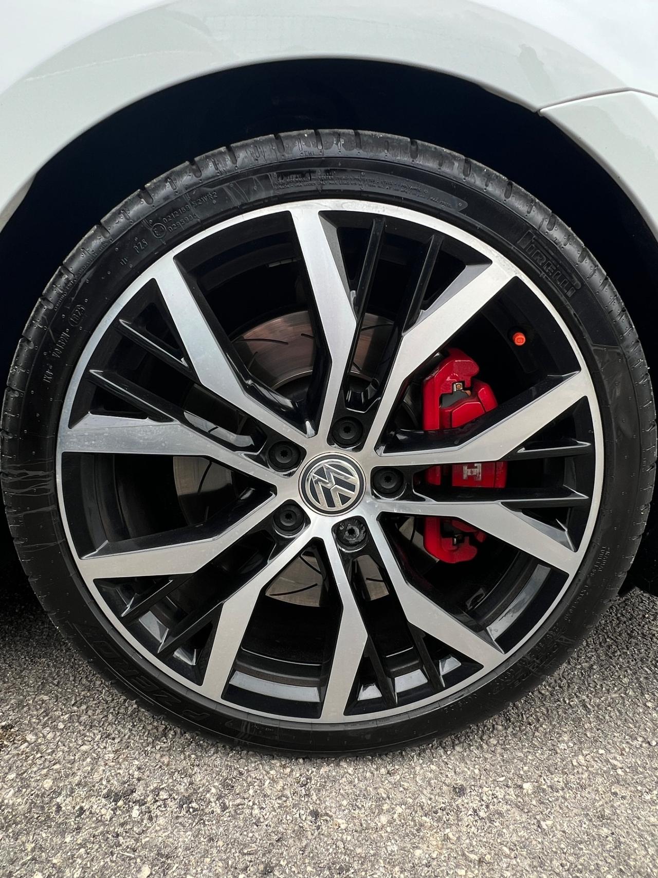 Volkswagen Golf GTI Performance 2.0 245 CV TSI DSG 5p. BMT
