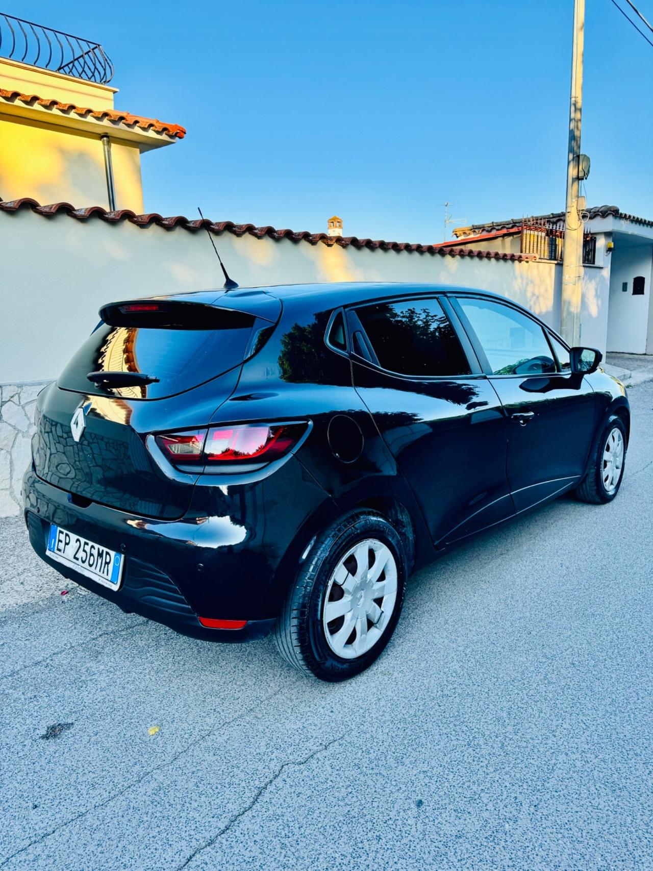 Renault Clio 1.2 75CV 5 porte unico proprietario