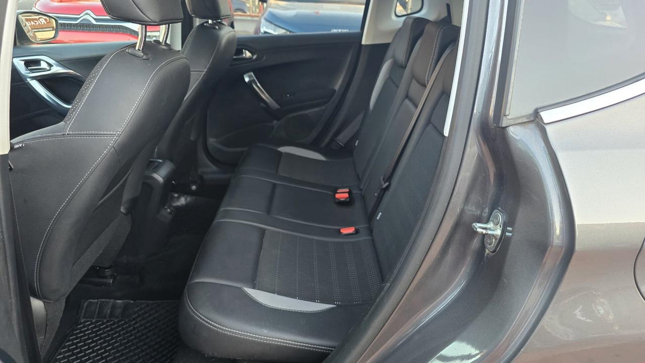 Peugeot 2008 1.6 e-HDi 92 CV Stop&Start Urban Cross