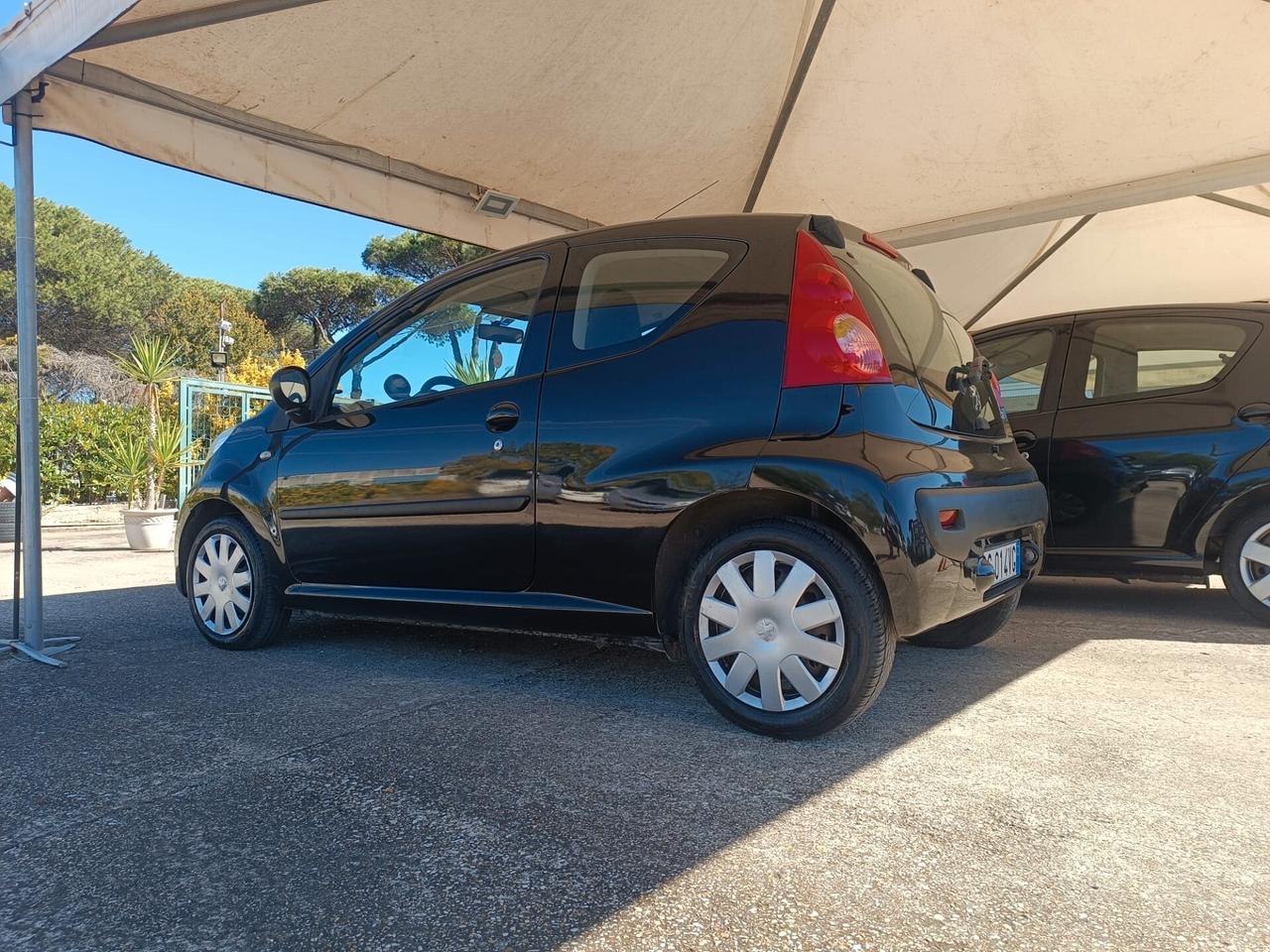 Peugeot 107 1.0 Aut Uni Pro Gar Rate