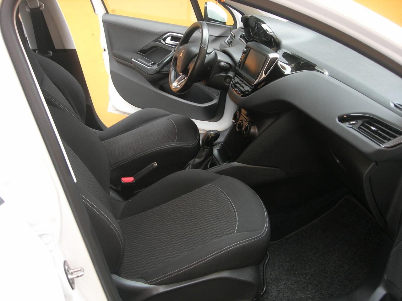 Peugeot 208 PureTech 82 5 porte Allure