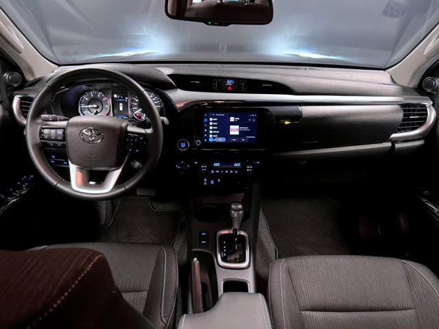TOYOTA Hilux 2.4 D-4D A/T 4WD 4 porte Double Cab Executive