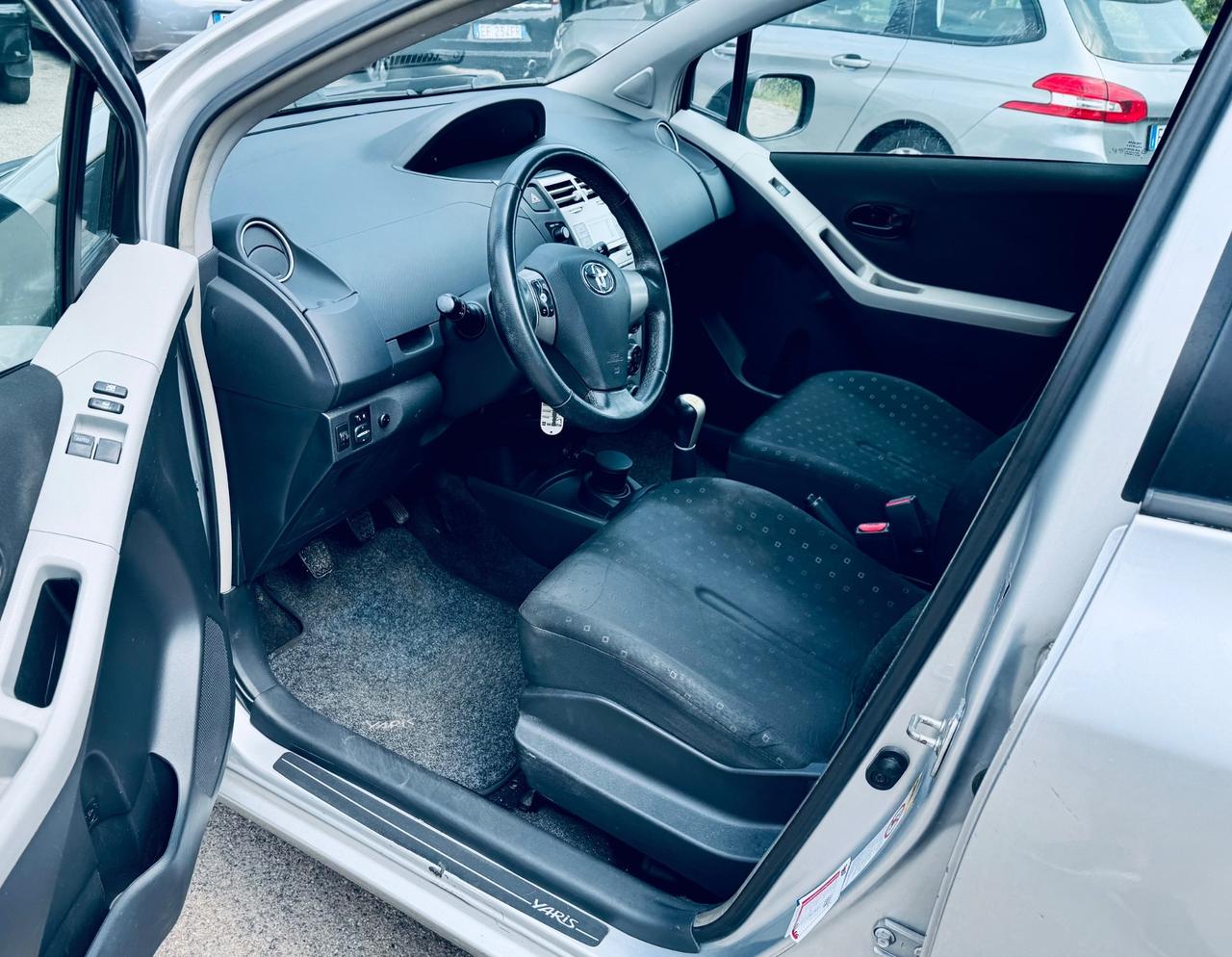 Toyota Yaris 1.0 5 porte Now Ok Neopatentati