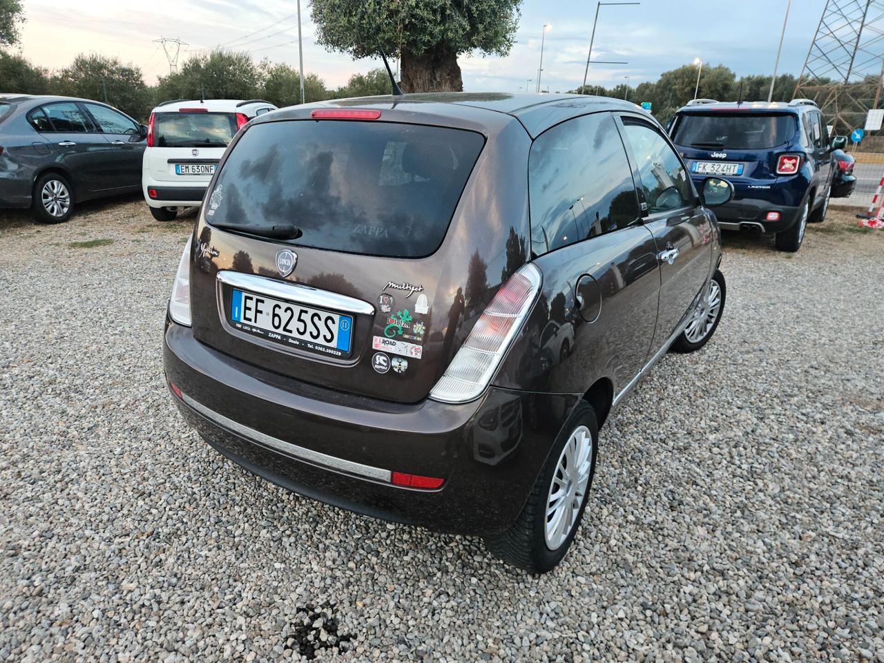 Lancia Ypsilon 1.3 MJT 75 CV Diva
