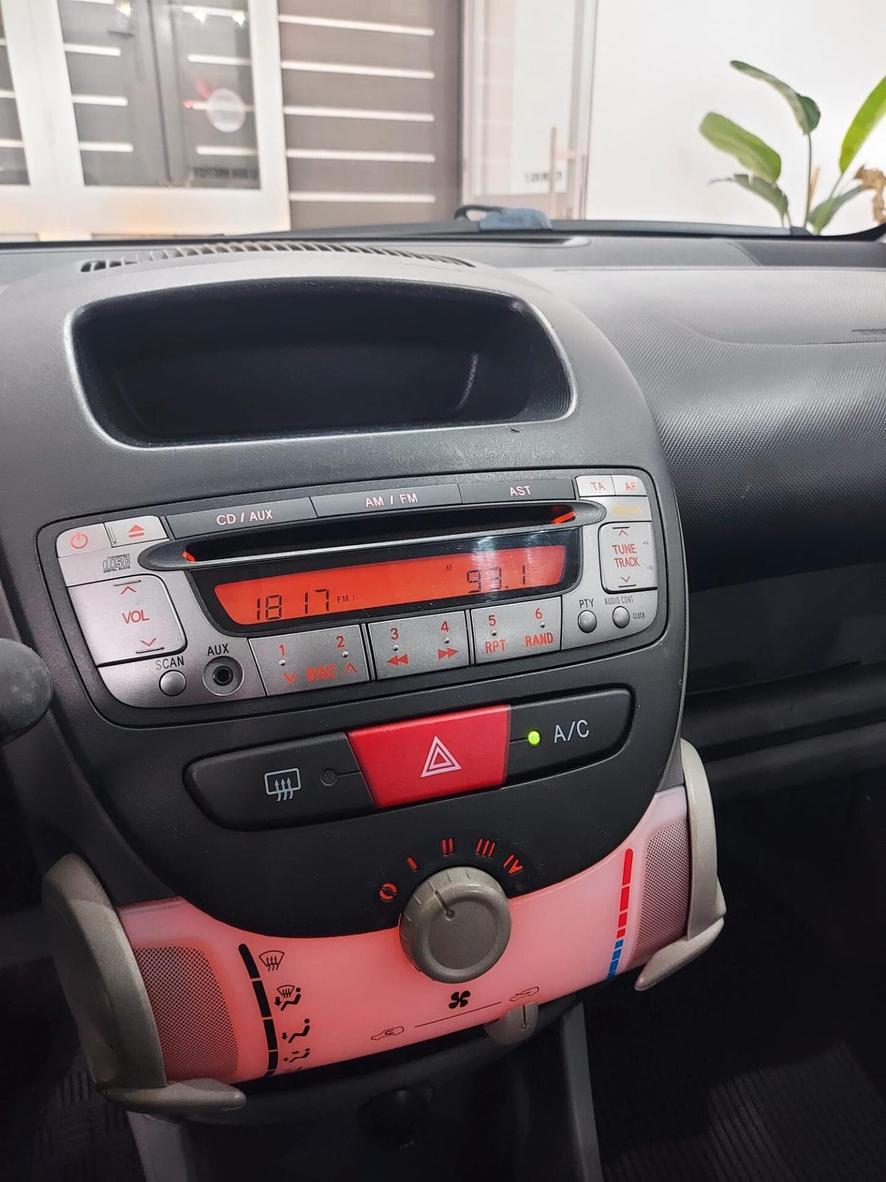 Toyota Aygo 1.0 12V VVT-i 5 porte Sol automatico