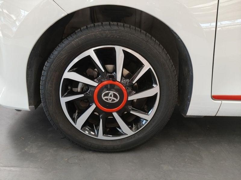 Toyota Aygo 1.0 VVT-i 72 CV 5 porte x-wave orange MMT