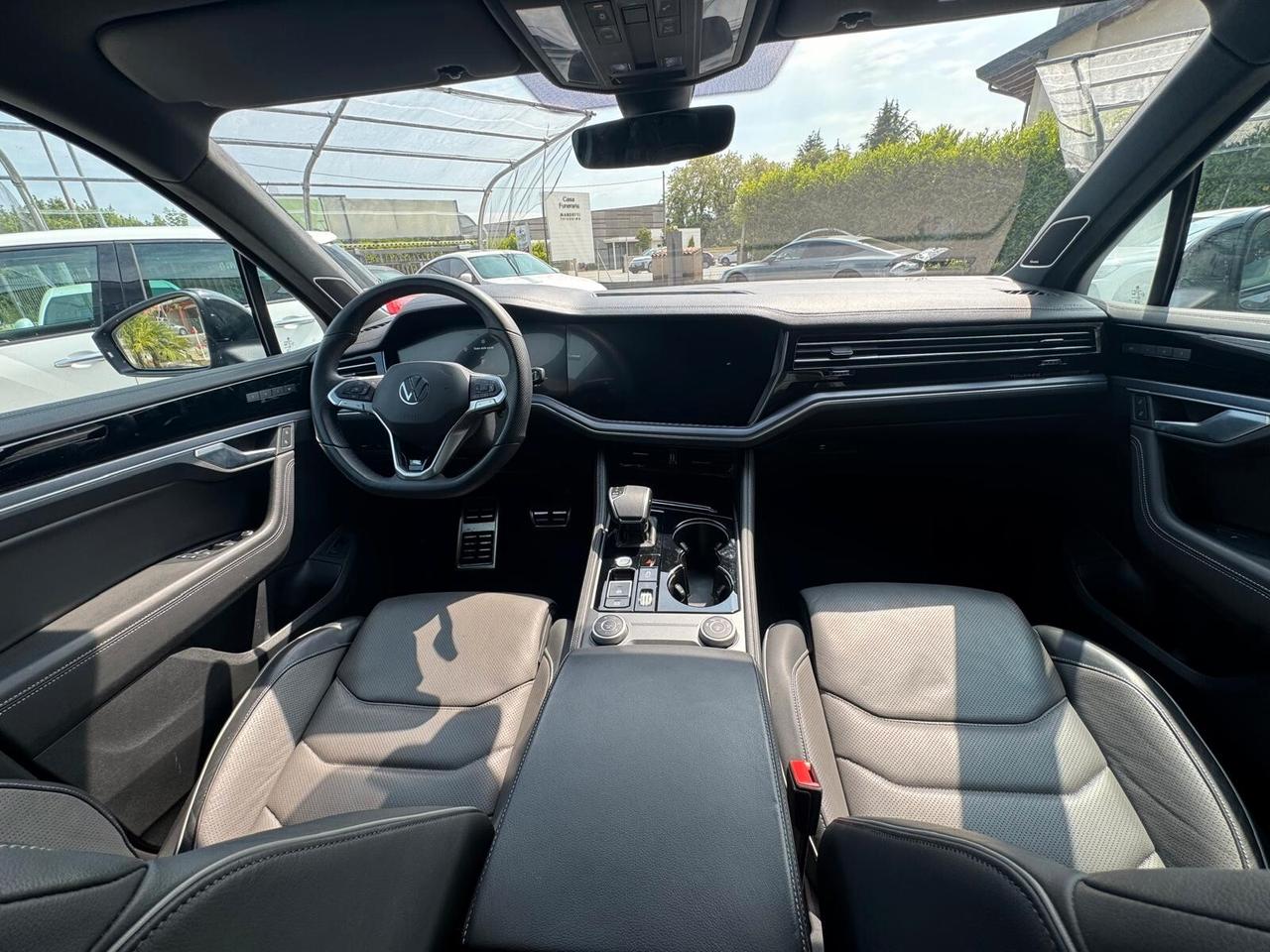 Volkswagen Touareg 3.0 V6 TSI R LINE