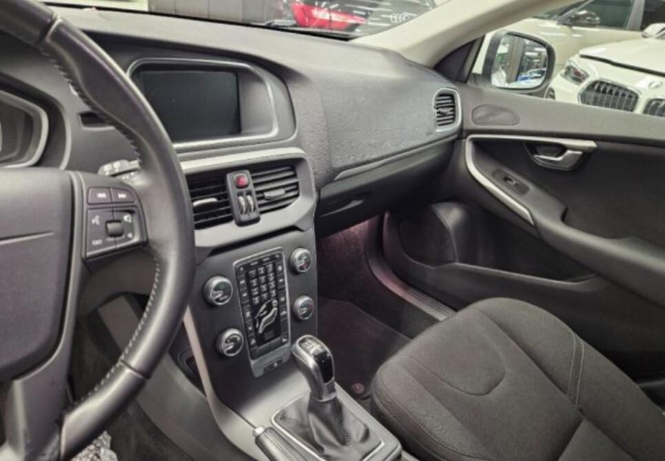 Volvo V40 D2 120CV 5P MOMENTUM