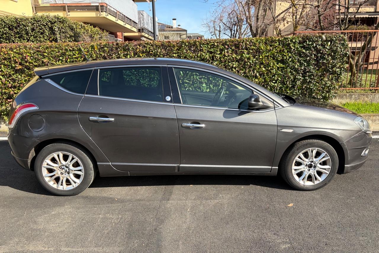 Lancia Delta 1.4 T-Jet 120 CV Silver Ecochic GPL