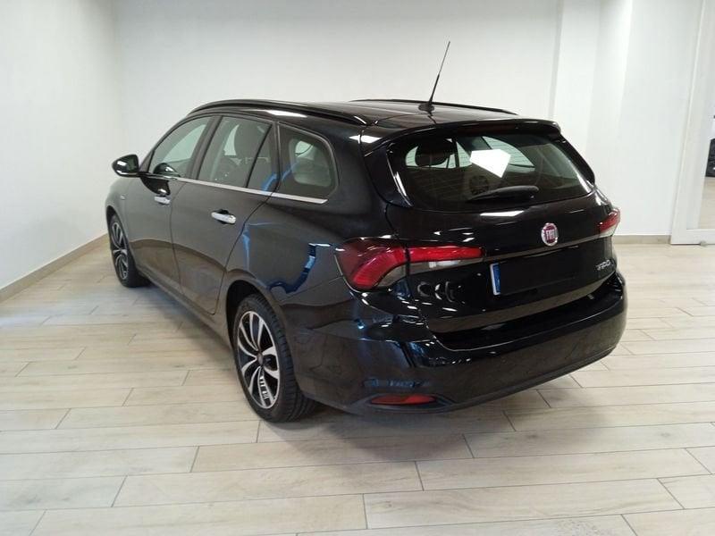 FIAT Tipo (2015-->) 1.6 Mjt S&S SW Lounge