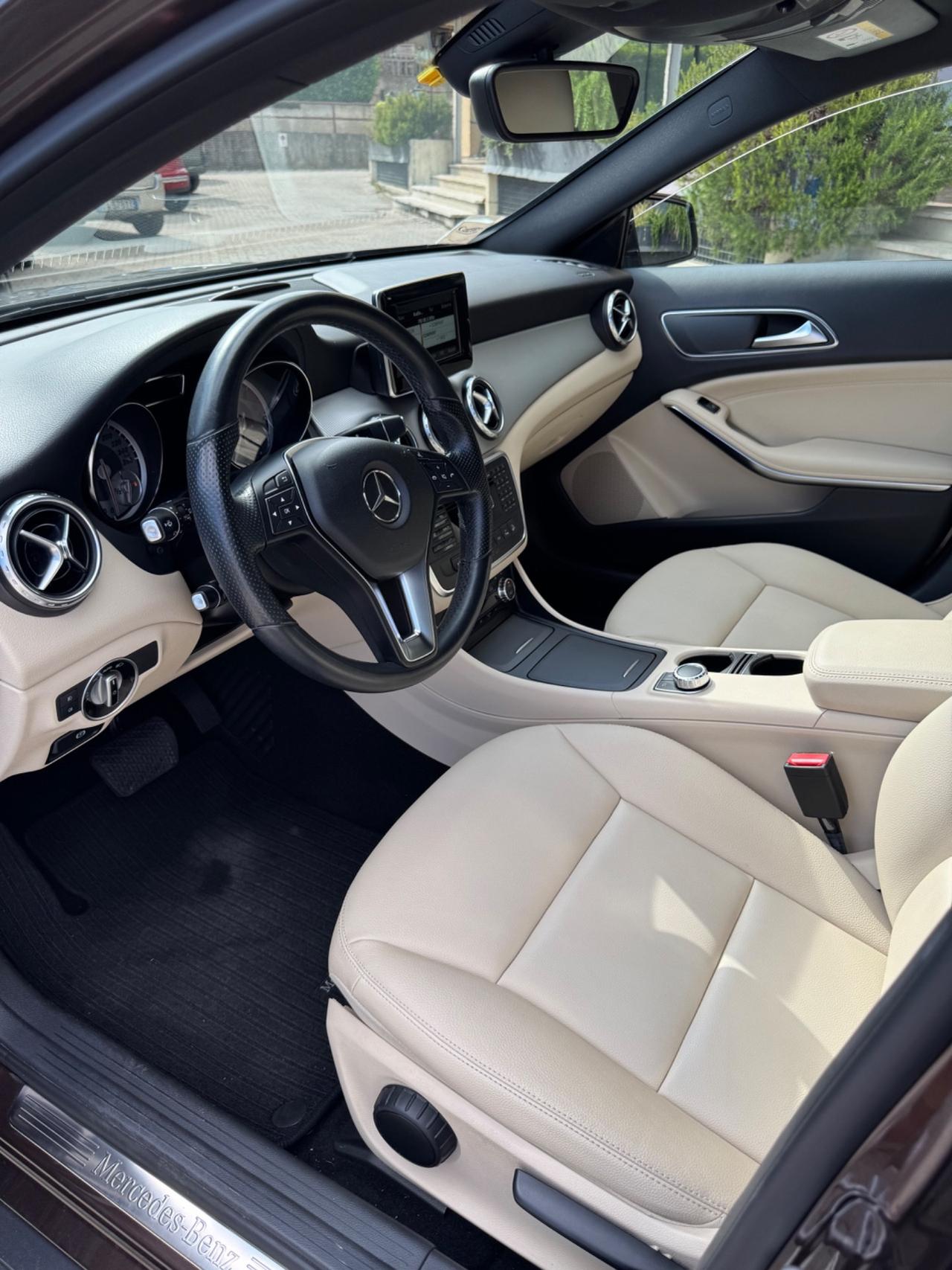 Mercedes-benz GLA 200 d Automatic 4Matic Premium