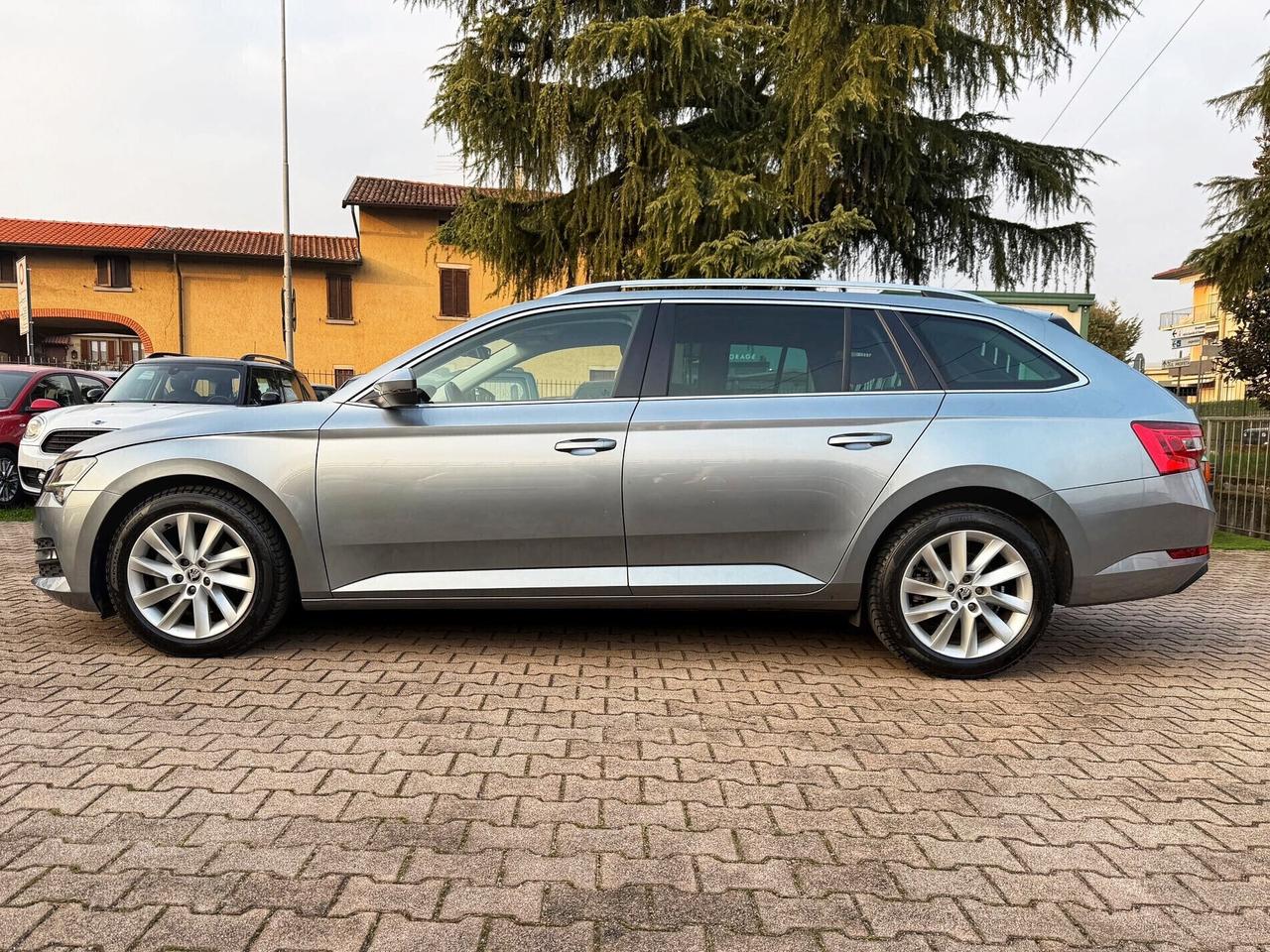 Skoda Superb 2.0 TDI EVO 150 CV DSG Wagon SportLine