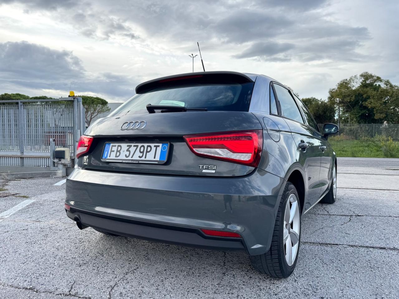 AUDI A1 SPORTBACK 1.0 TFSI Metal Plus