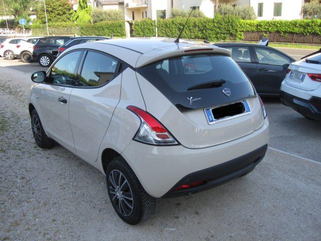 LANCIA Ypsilon 0.9 TwinAir 85 CV 5p. Metano Ecochic NEOPATENTATI