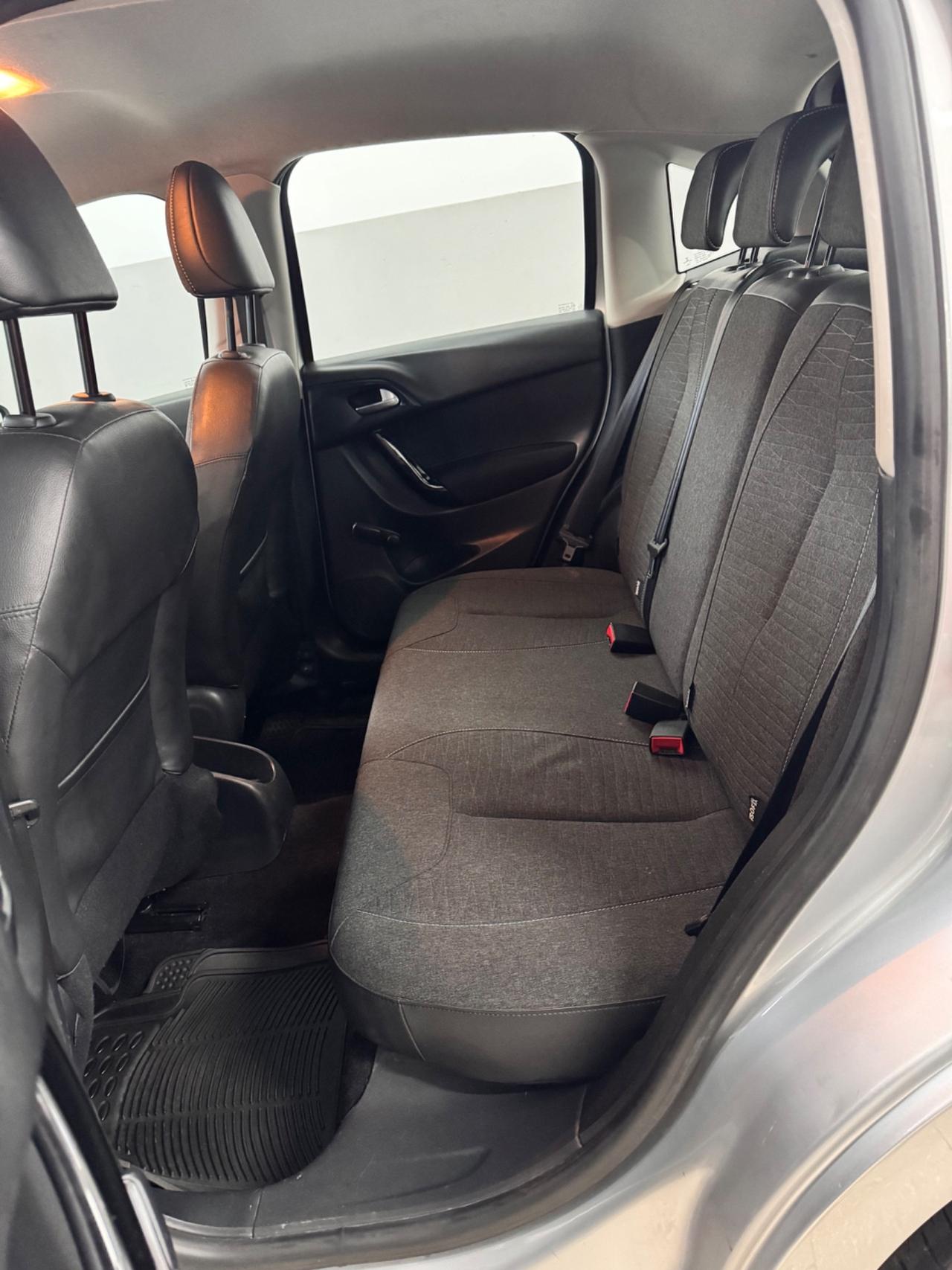 Citroen C3 1.2 82 Cv 5P. Exclusive KM 0 - 09/2016