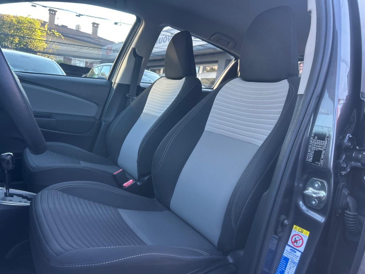 Toyota Yaris 5 Porte Yaris 5p 1.5h Lounge