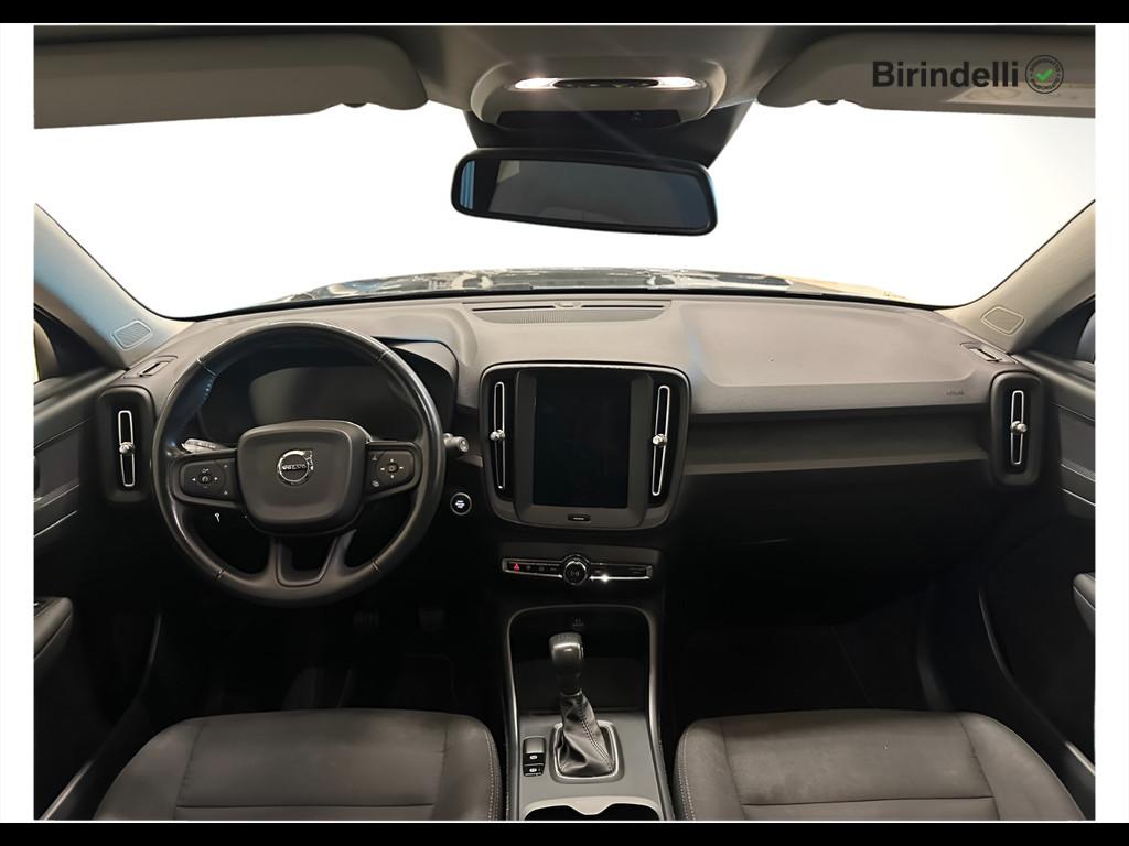 VOLVO XC40 (2017-->) - XC40 T2 Momentum