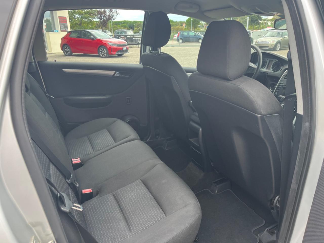 Mercedes-benz B 200 180 NGT BlueEFFICIENCY Executive