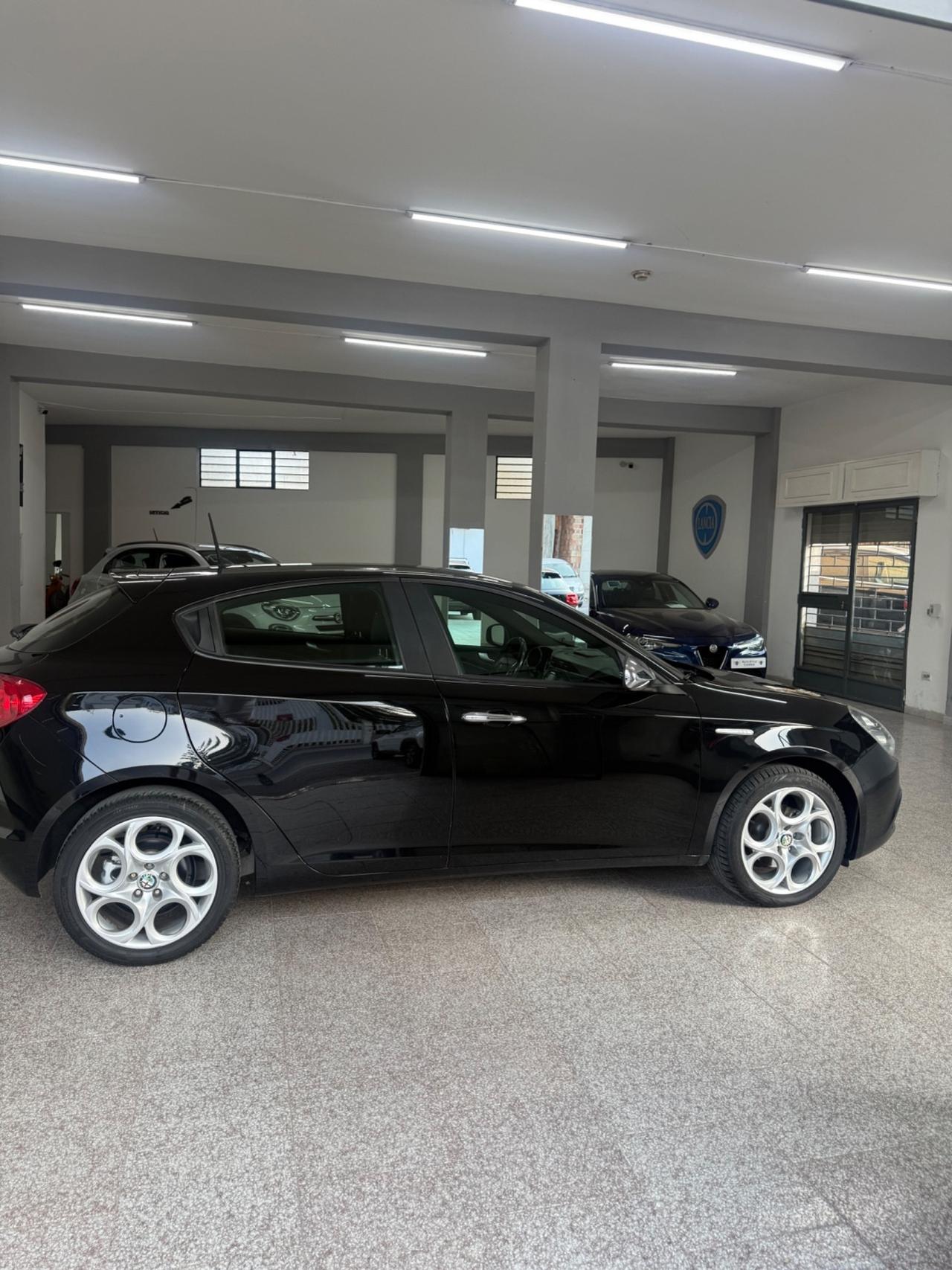 Alfa Romeo Giulietta 1.6 JTDm-2 105 CV Distinctive
